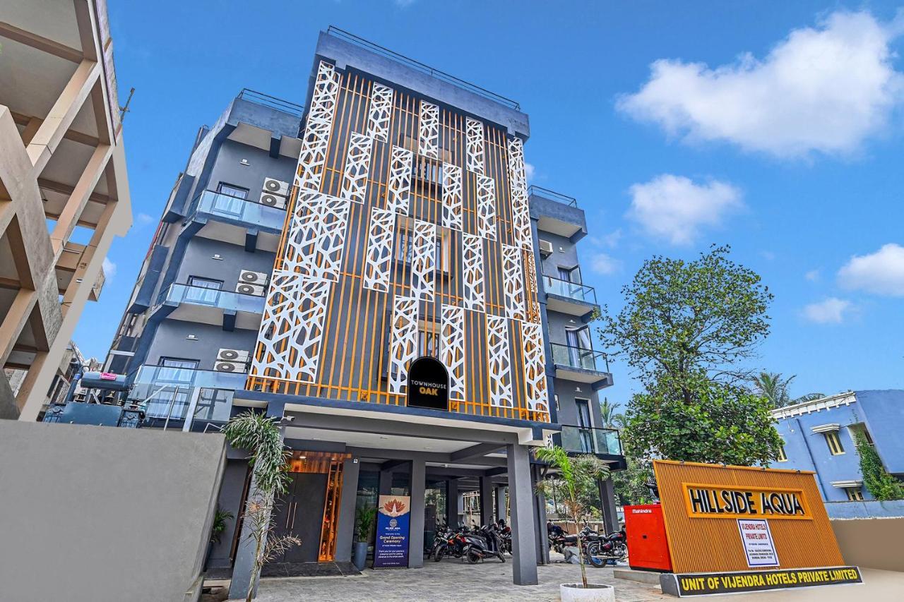Super Townhouse Oak Hillside Aqua 호텔 Khandagiri 외부 사진