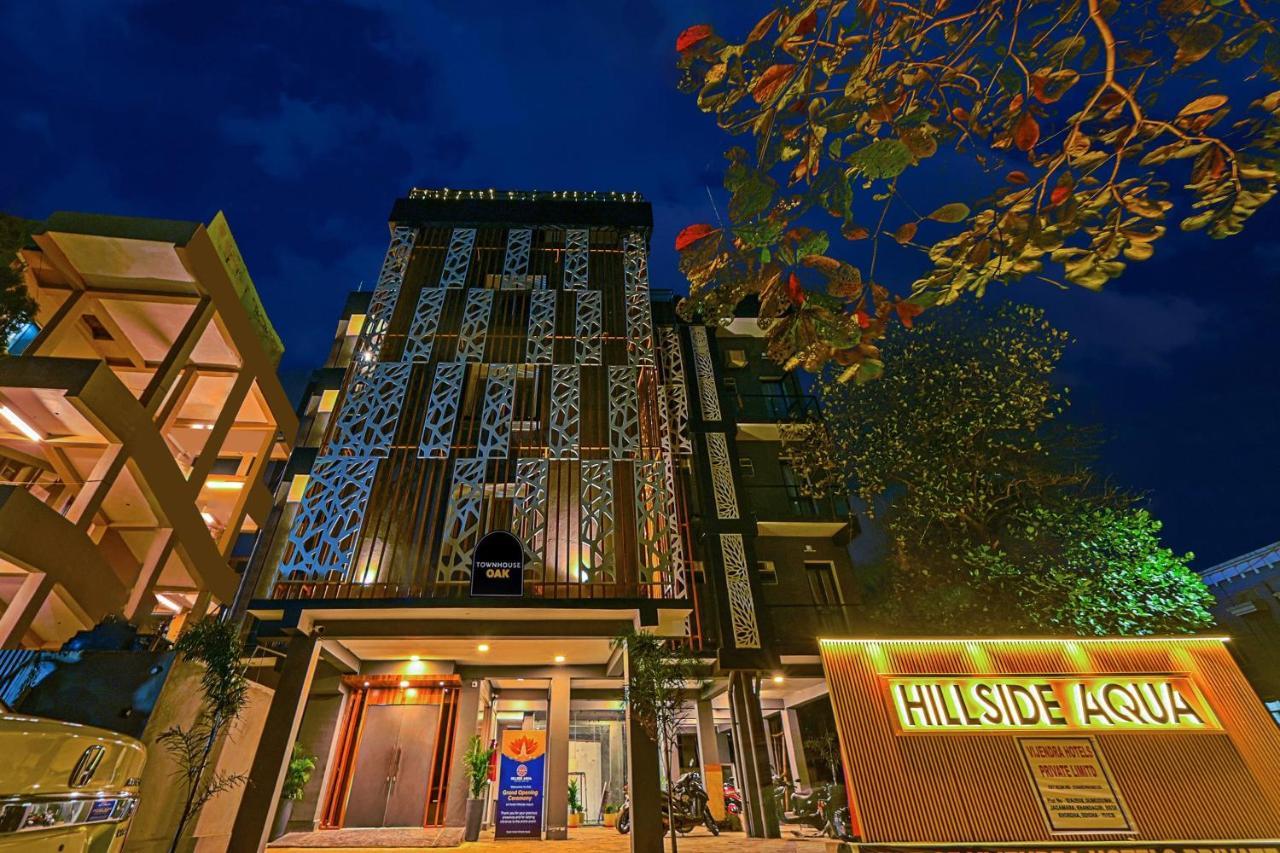 Super Townhouse Oak Hillside Aqua 호텔 Khandagiri 외부 사진