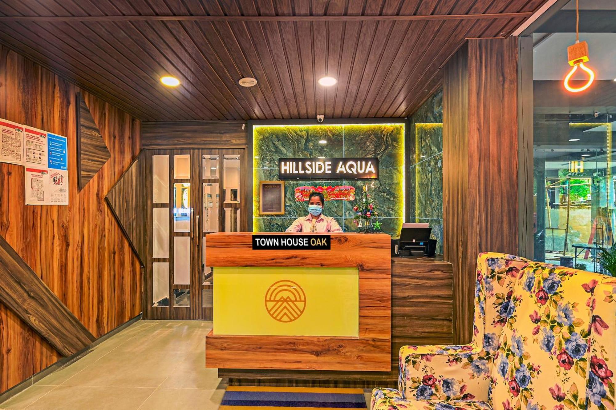 Super Townhouse Oak Hillside Aqua 호텔 Khandagiri 외부 사진